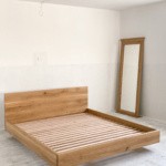 łóżko dębowe lewitujące